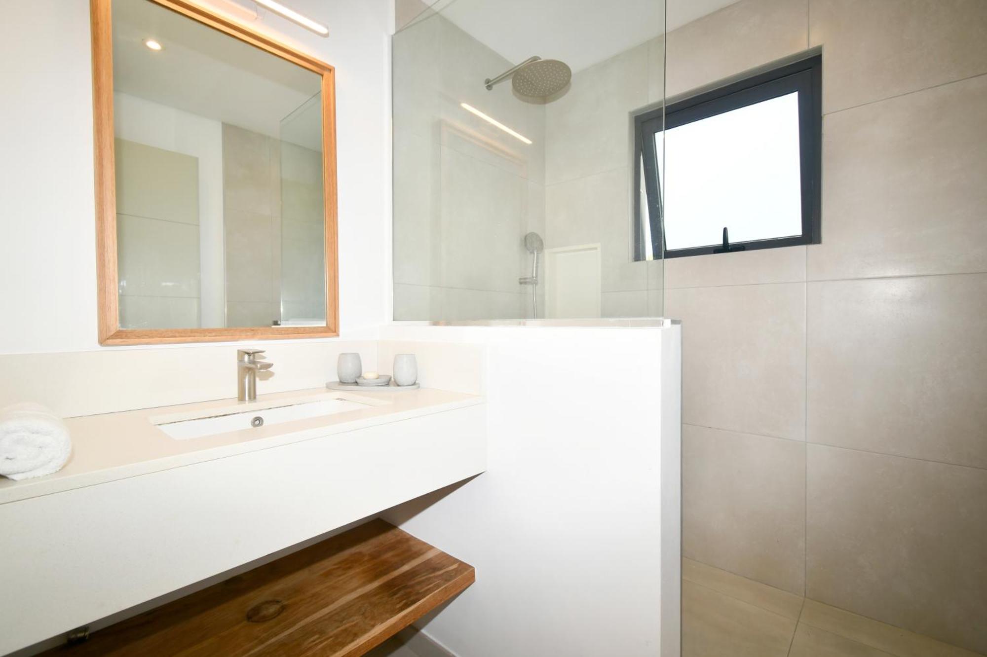 White&Blue Beachfront Luxury Poste Lafayette Екстериор снимка