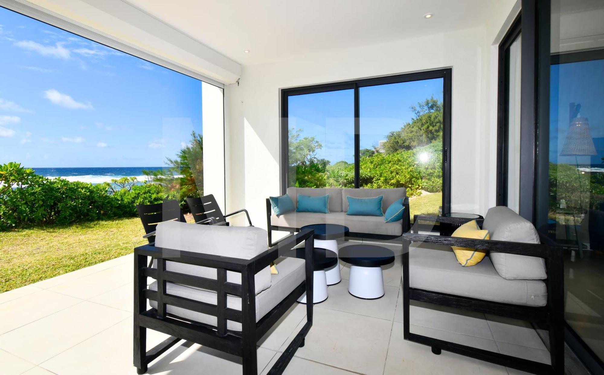 White&Blue Beachfront Luxury Poste Lafayette Екстериор снимка