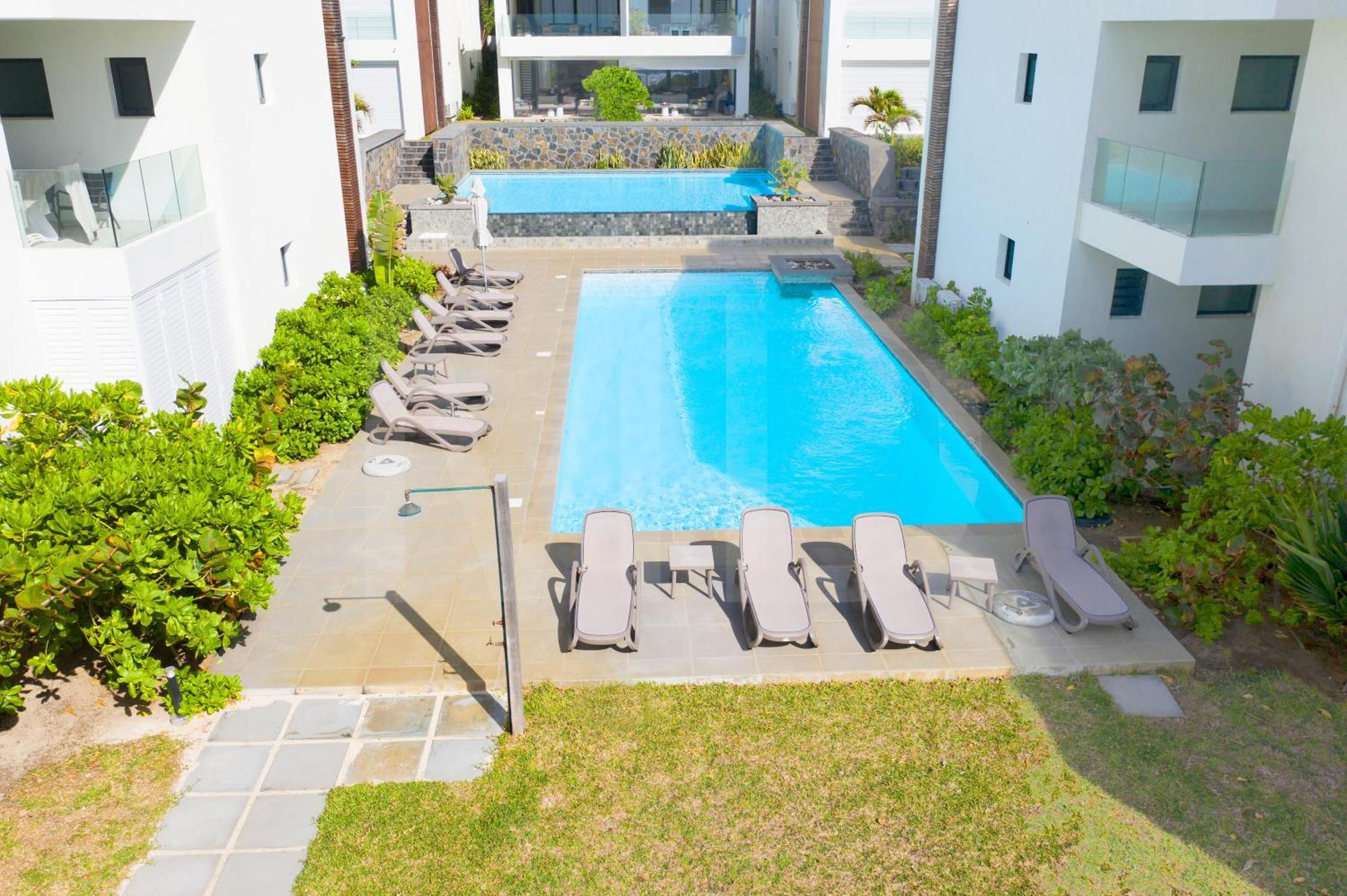 White&Blue Beachfront Luxury Poste Lafayette Екстериор снимка